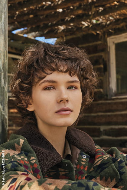 La coupe courte boucl&eacute;e