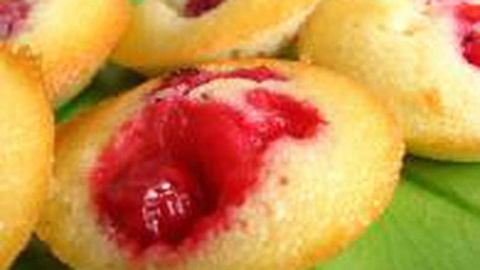 Financiers aux framboises et groseilles