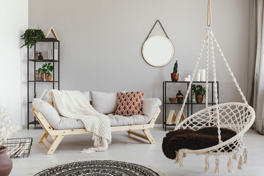 Installer un fauteuil suspendu