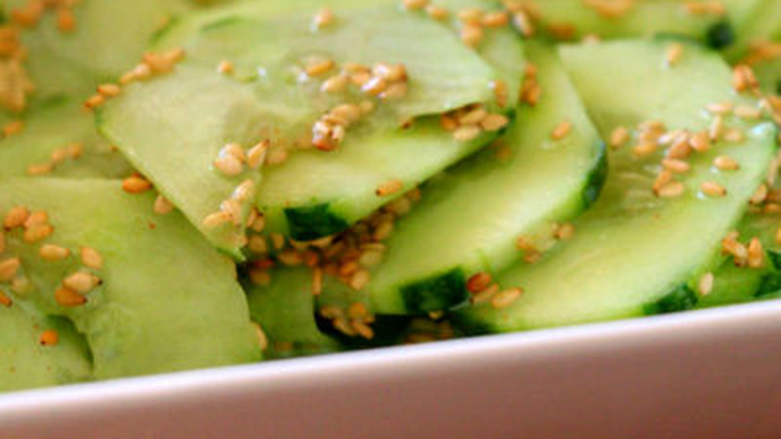 Salade de concombre au wasabi et sésame