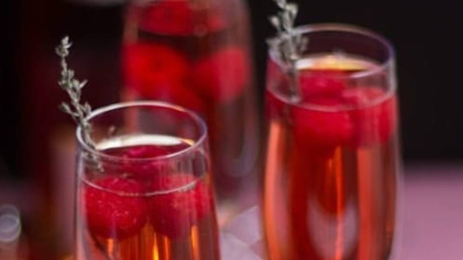 Cocktail de champagne aux fruits rouges