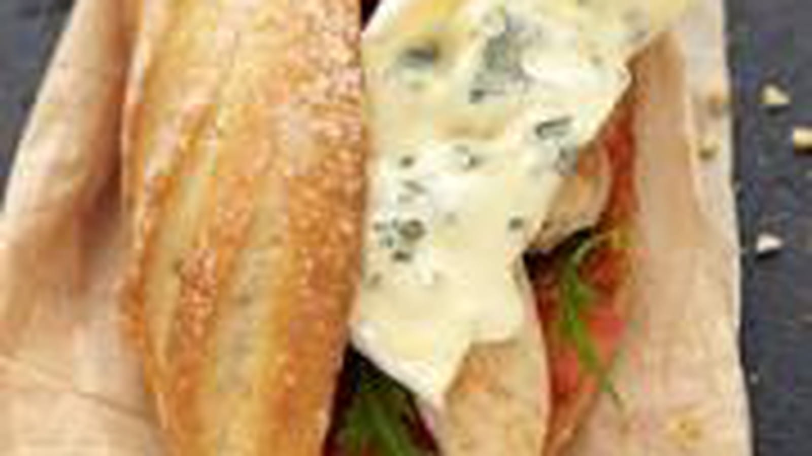 Sandwich au poulet grillé et au Bresse Bleu