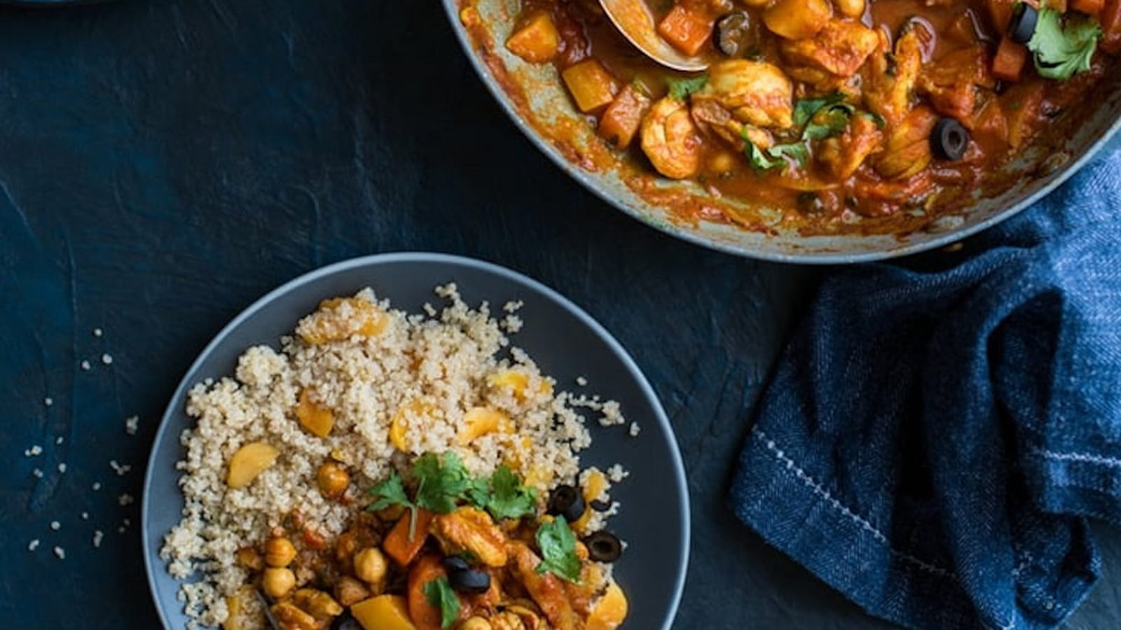 Tajine de poulet et quinoa aux abricots