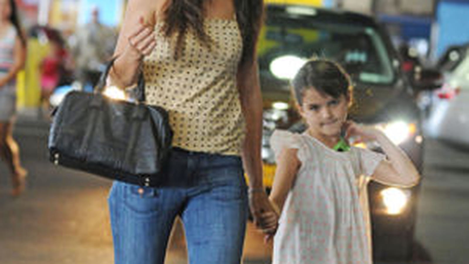 Les cuisses de Katie Holmes