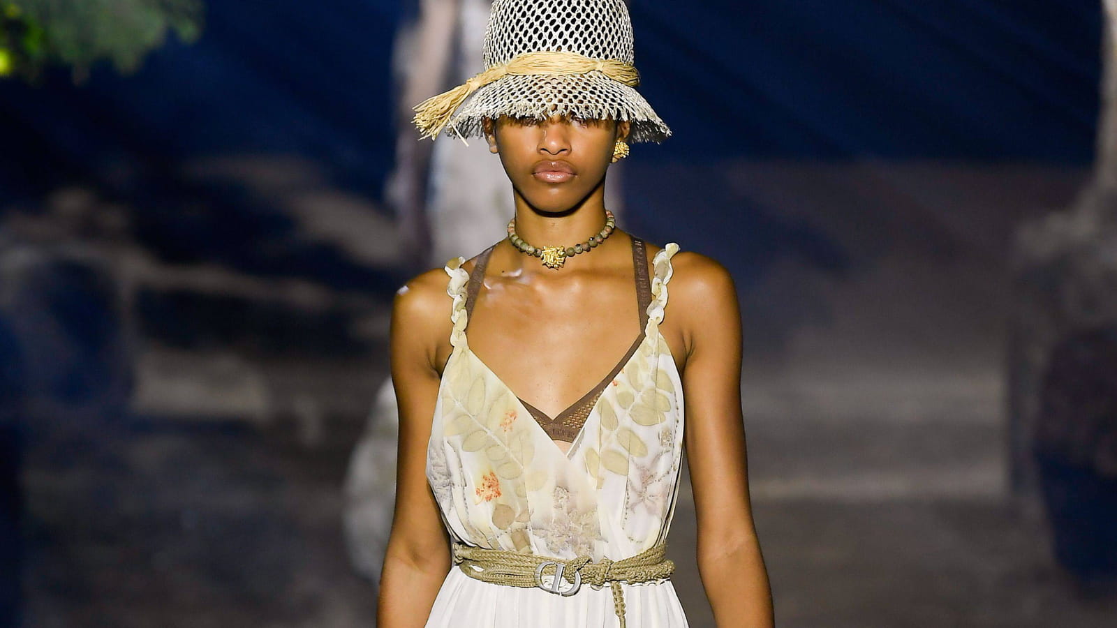 Look 27