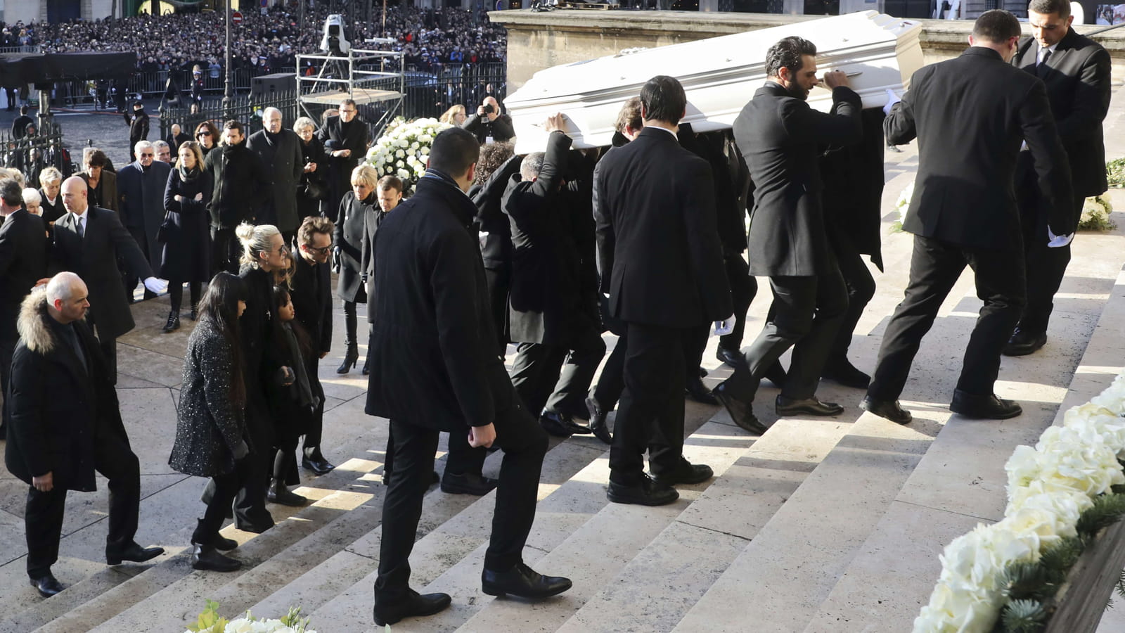Blanc est le cercueil de la légende