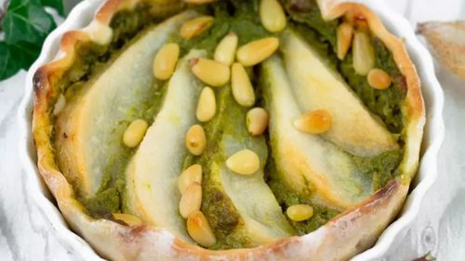 Tartelette aux poires sur pesto d'épinard