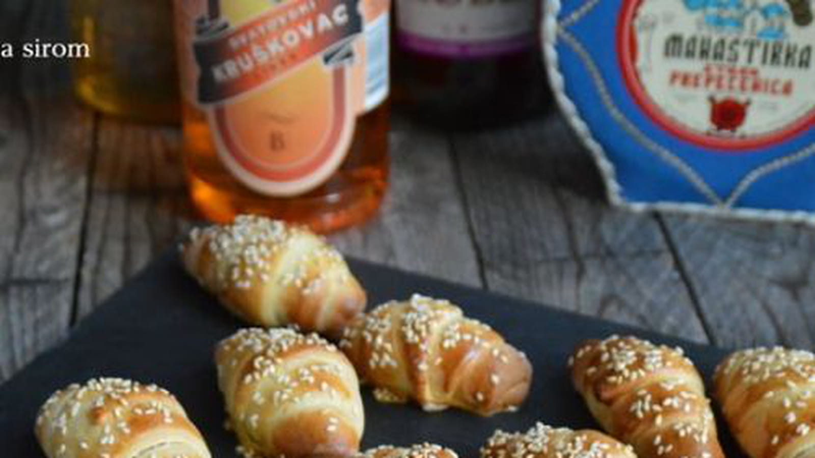 Croissants apéritifs à la feta serbes Kiflice sa sirom
