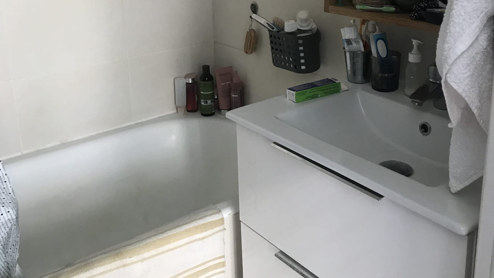Salle de bains appart' 2 avant