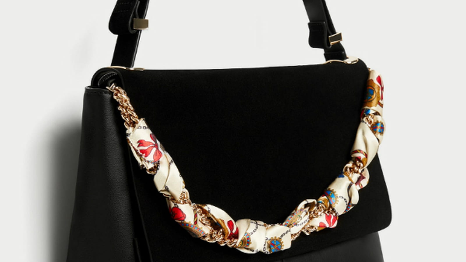 Sac avec foulard