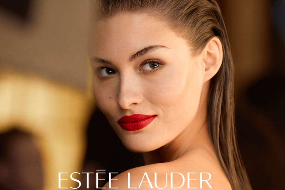 Elizabeth Grace devient ambassadrice Estée Lauder
