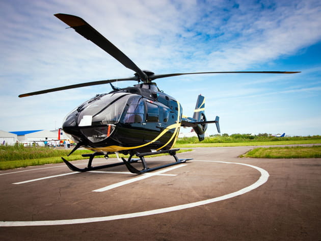 Un hélicoptère comme cadeau de fiançailles