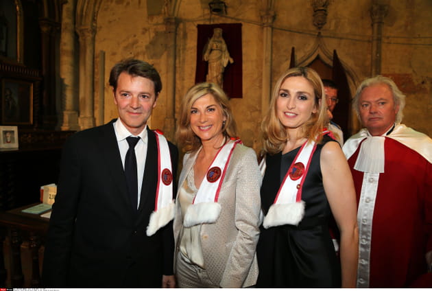 Présents pour l'entrée de Julie Gayet dans la confrérie de la Jurade en 2015