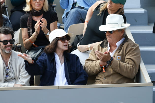 La com&eacute;dienne Zabou Breitman dans les tribunes de Roland-Garros