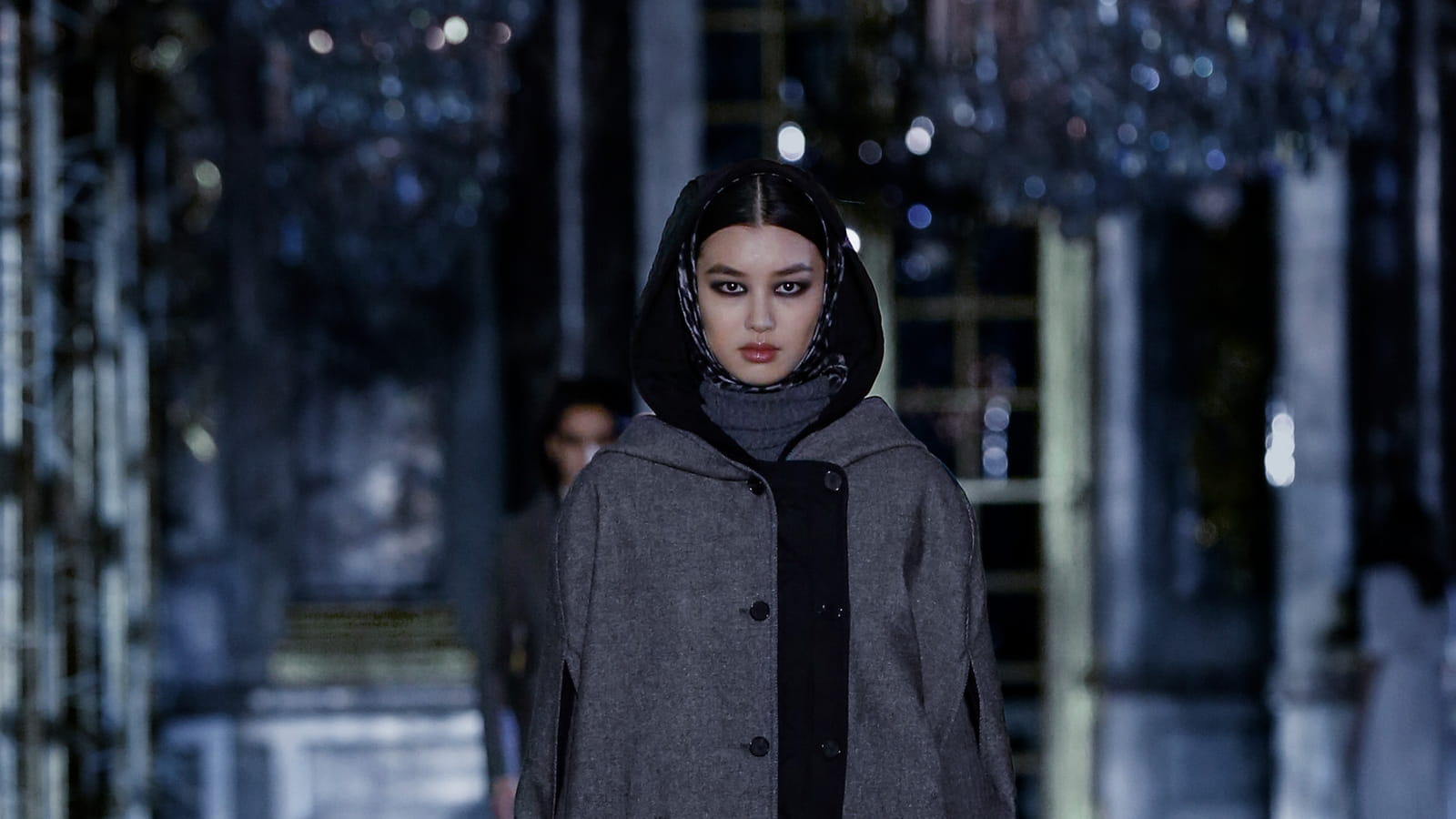 Look 15