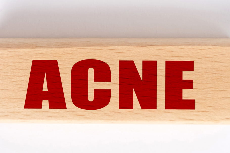 Traitements de l'acné (Roaccutane) : durée, effets secondaires