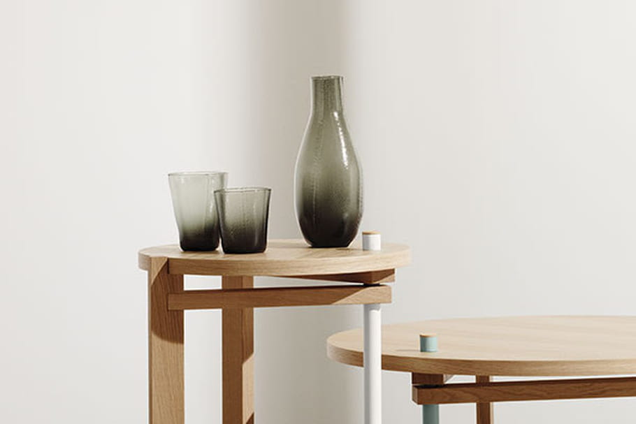 COS X Hay : une table d’appoint design signée Tomàs Alonso