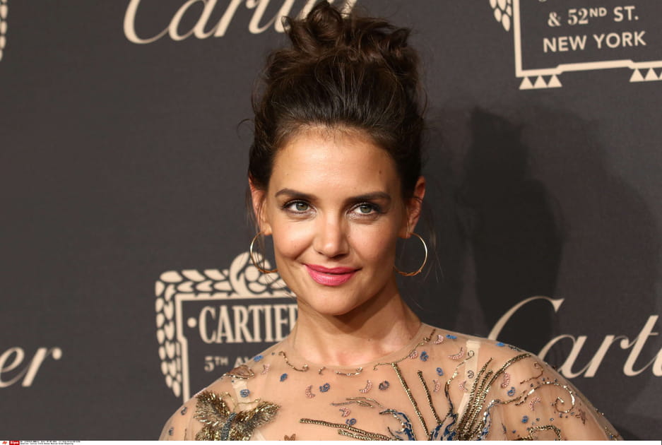 La bouche fuchsia de Katie Holmes