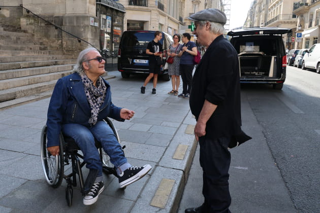 Obs&egrave;ques de Marie-Paule Belle&nbsp;: le chanteur Fr&eacute;d&eacute;ric Zeitoun &eacute;tait pr&eacute;sent