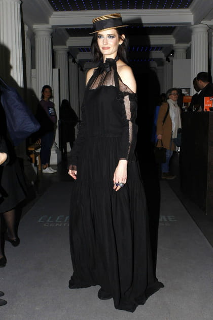 FLOP&nbsp;: Eva Green en canotier et robe noire