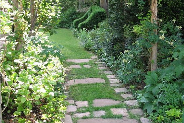 Trois portes en châtaignier
