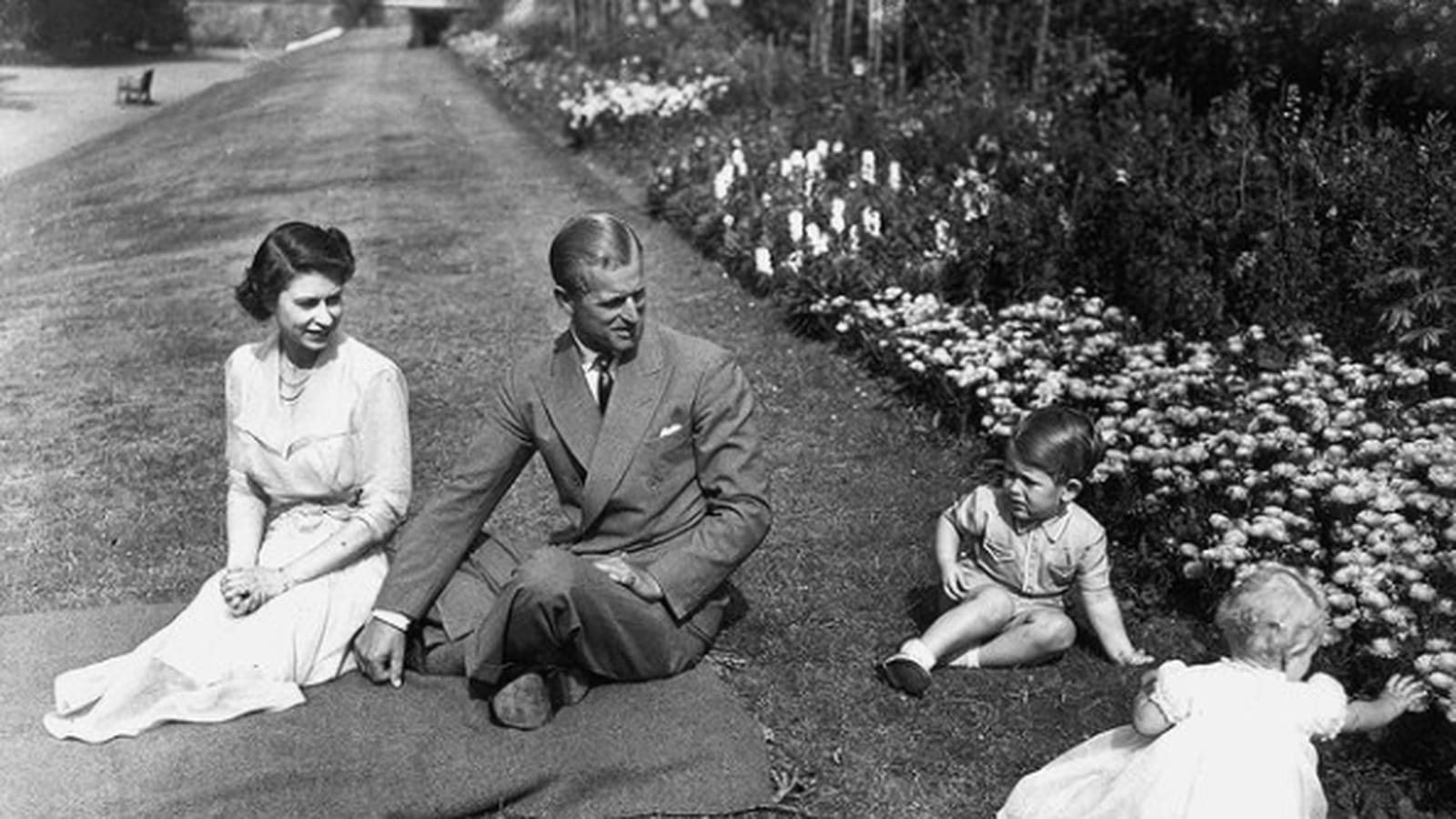 Elisabeth II, le prince Philip, le prince Charles et la princesse Anne