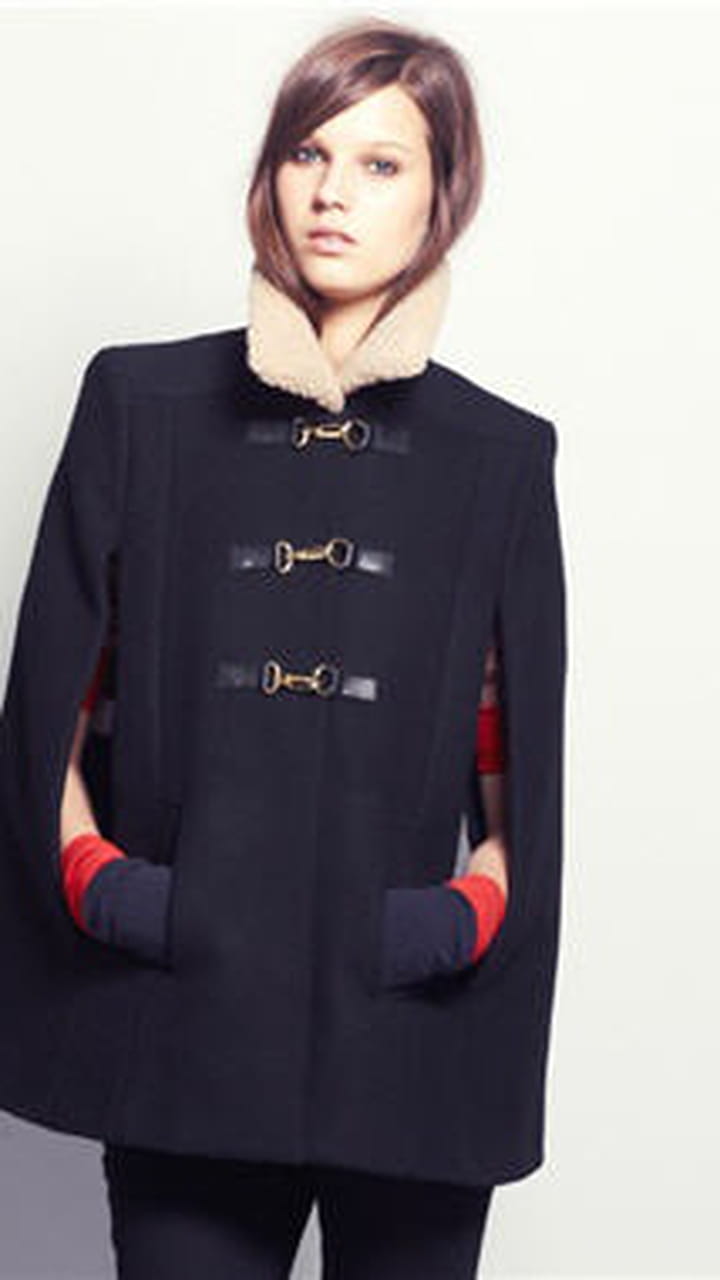 Must have manteau zara noir manche évasée collection 2012