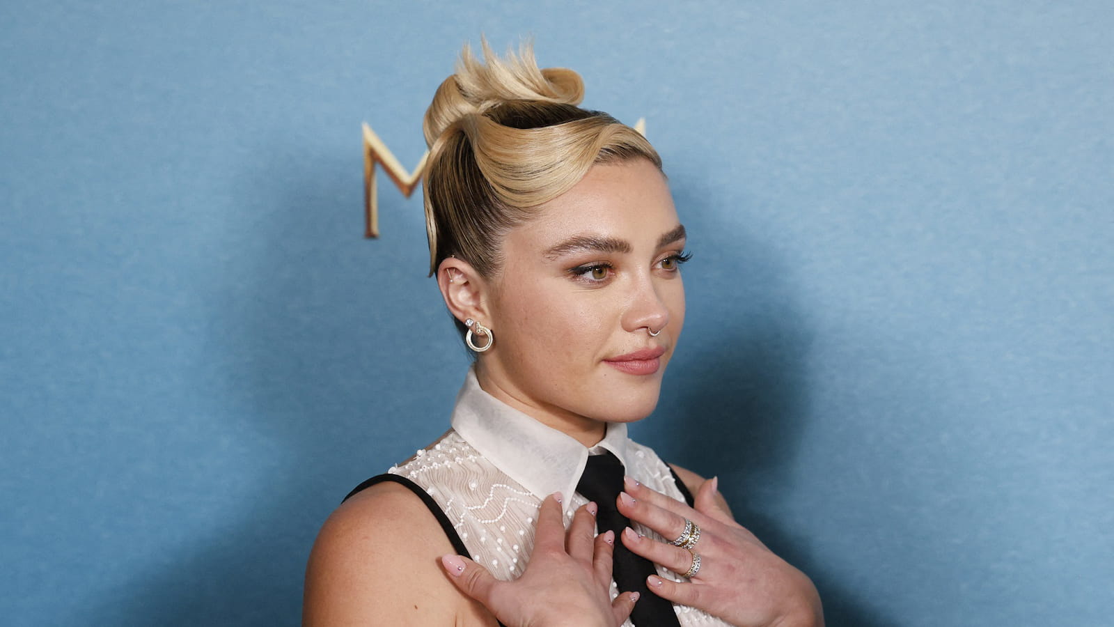 Florence Pugh, blonde