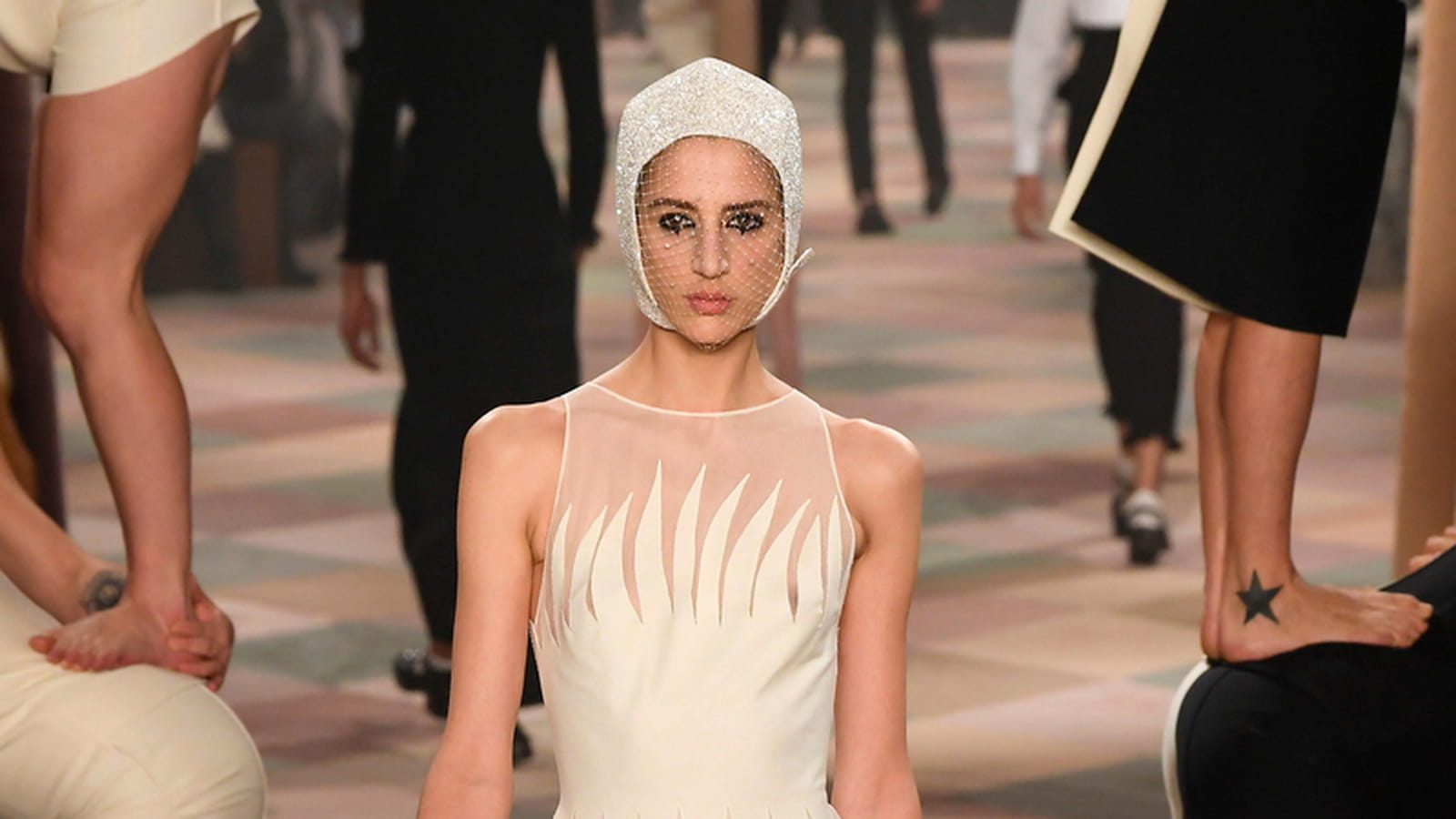 Look 17