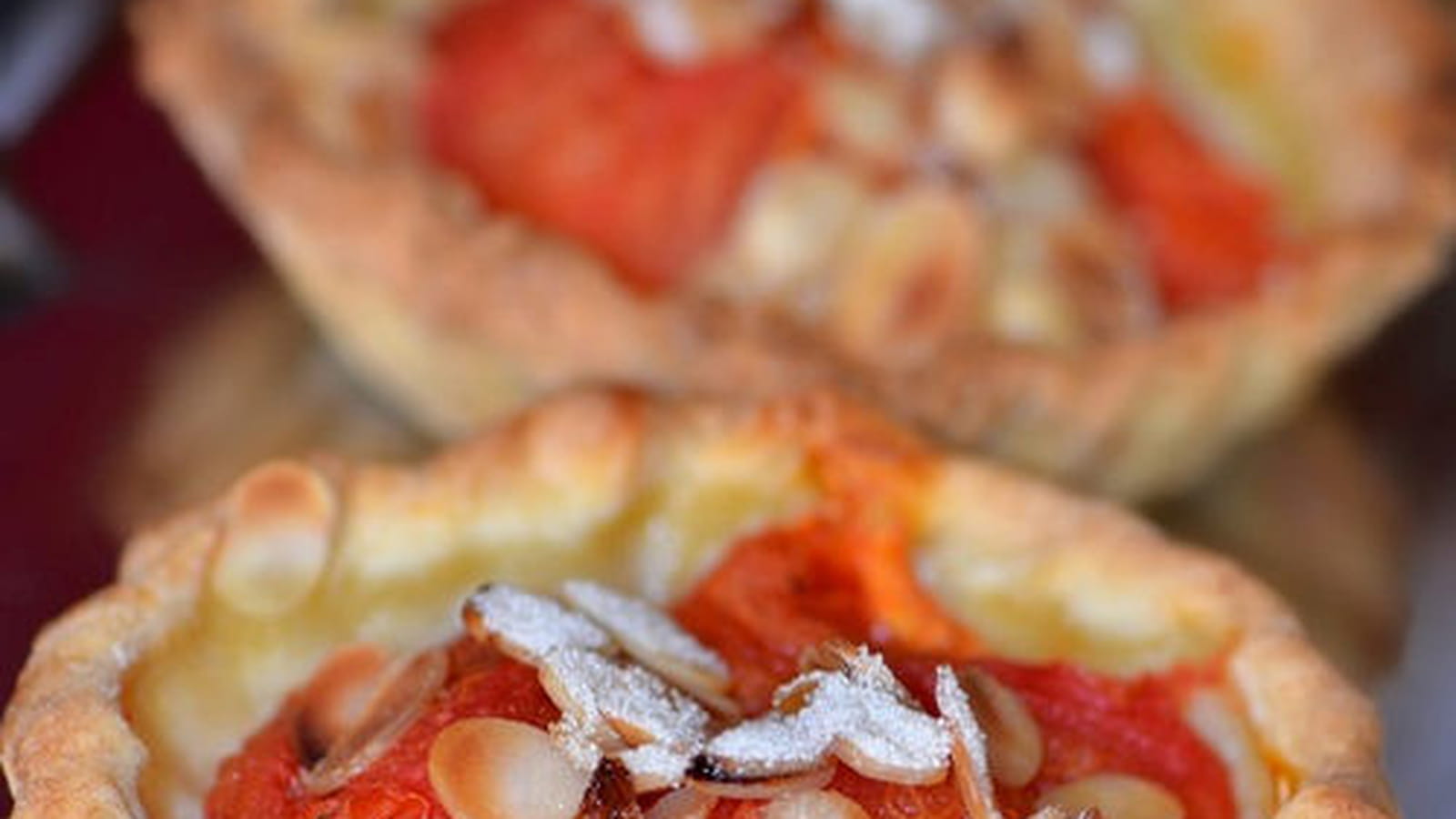 Tartelette à la tomate et aux amandes