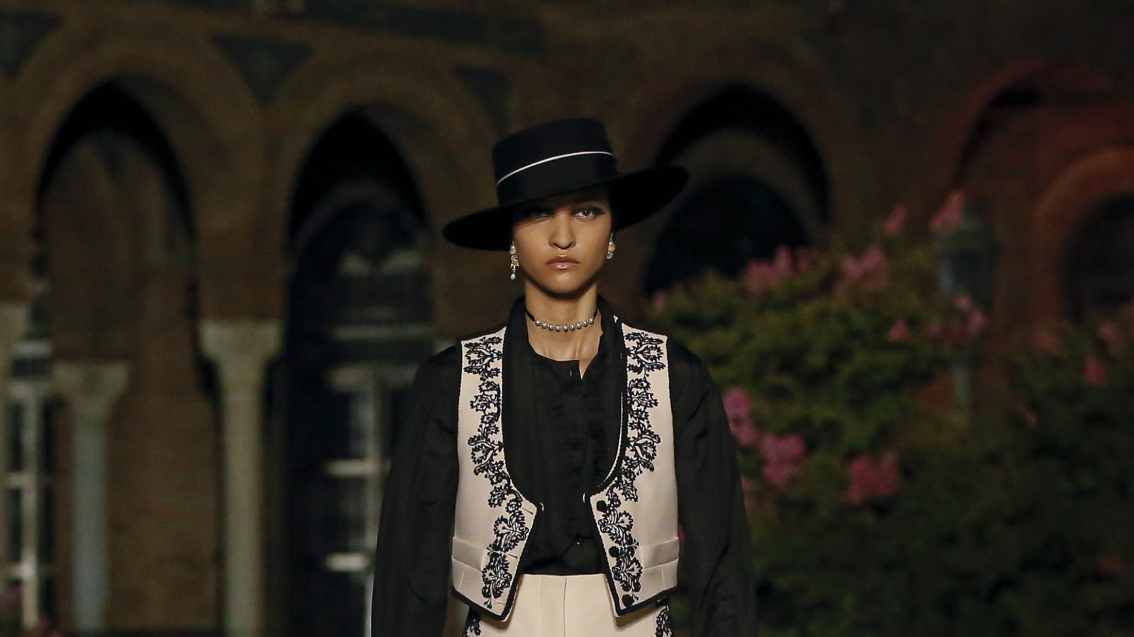 Look 3