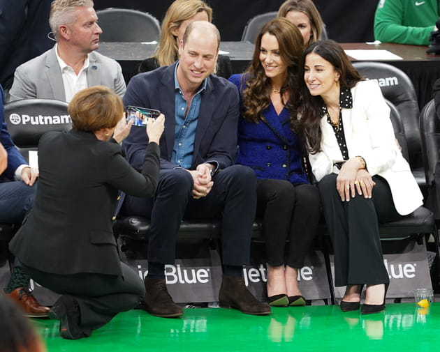 Prince William et Kate Middleton posent pour des photos souvenirs à Boston