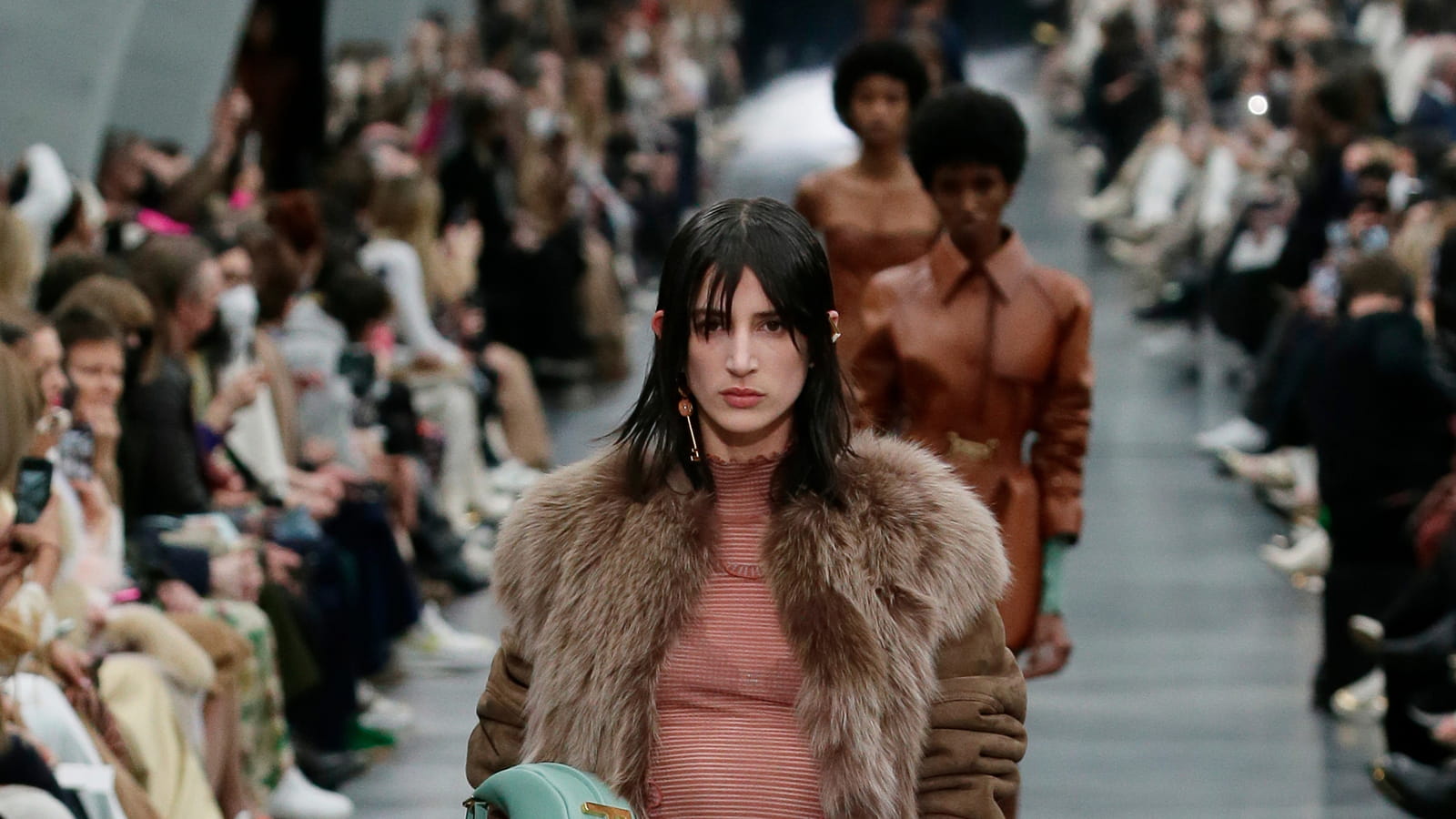 Look 25