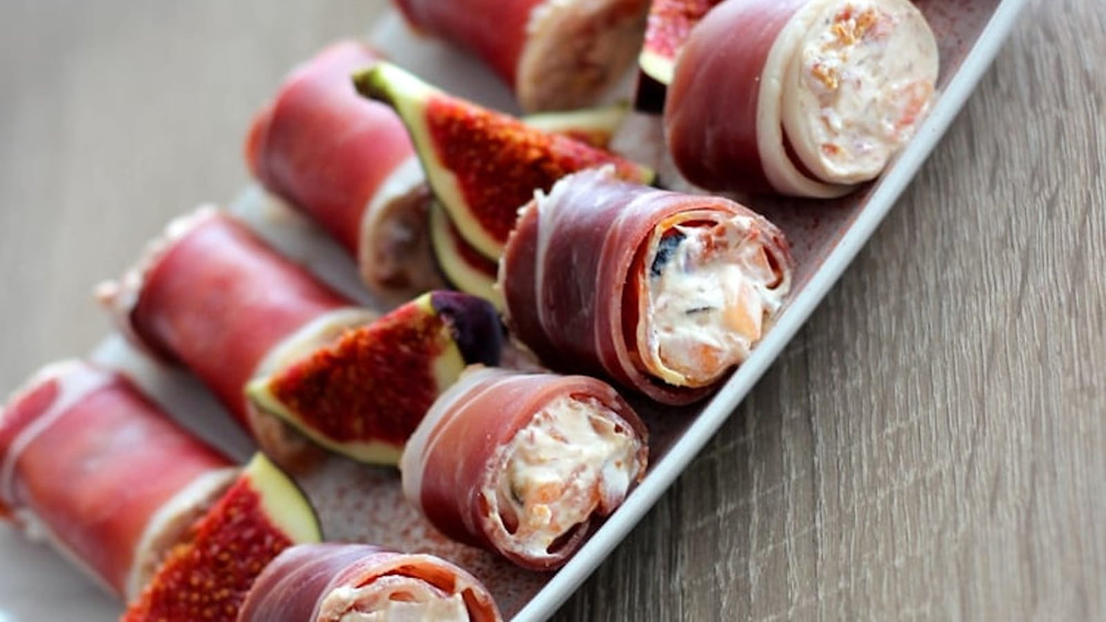 Roulés de jambon de Bayonne, figues et melon