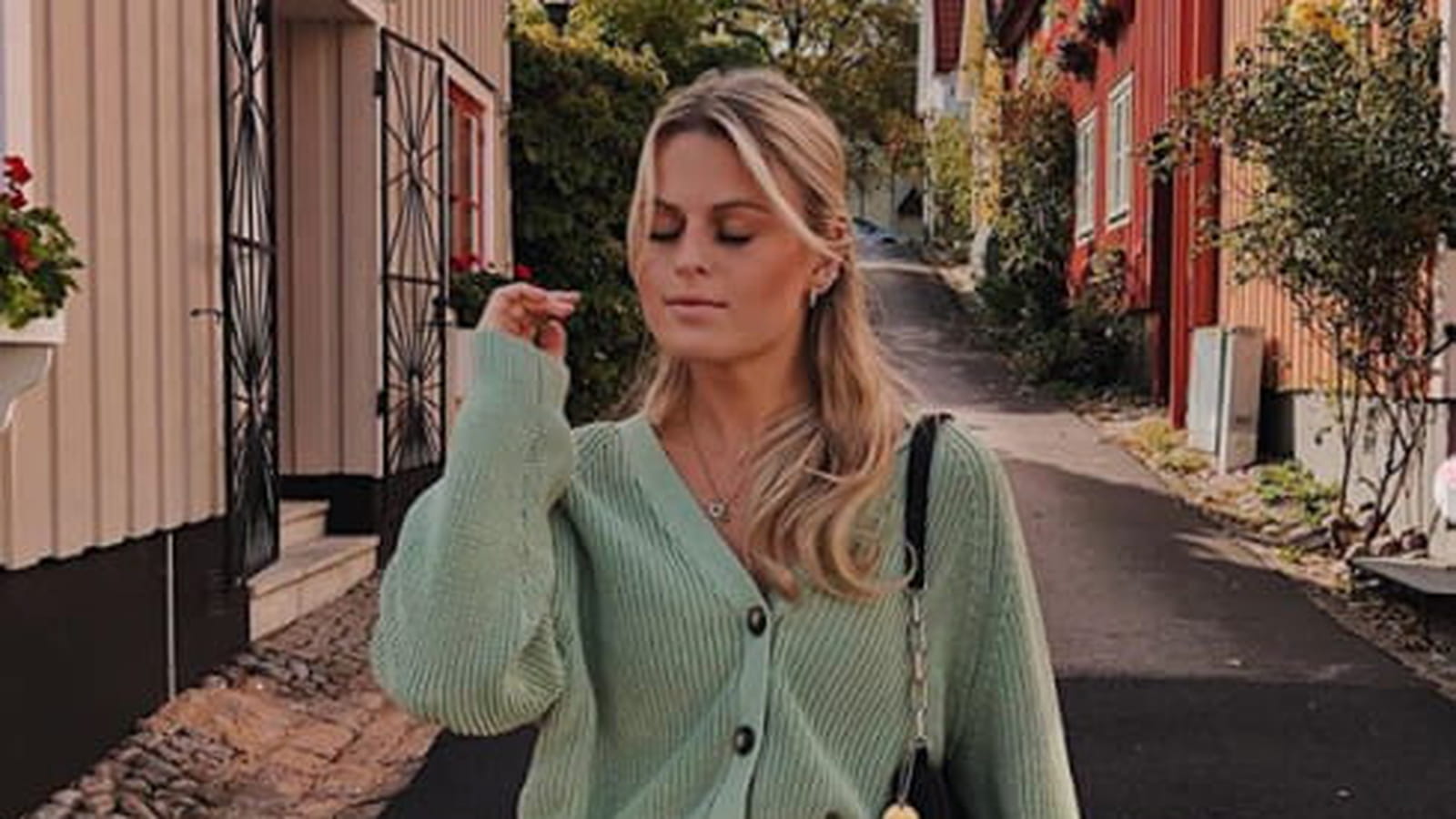 @jasminnikolausson