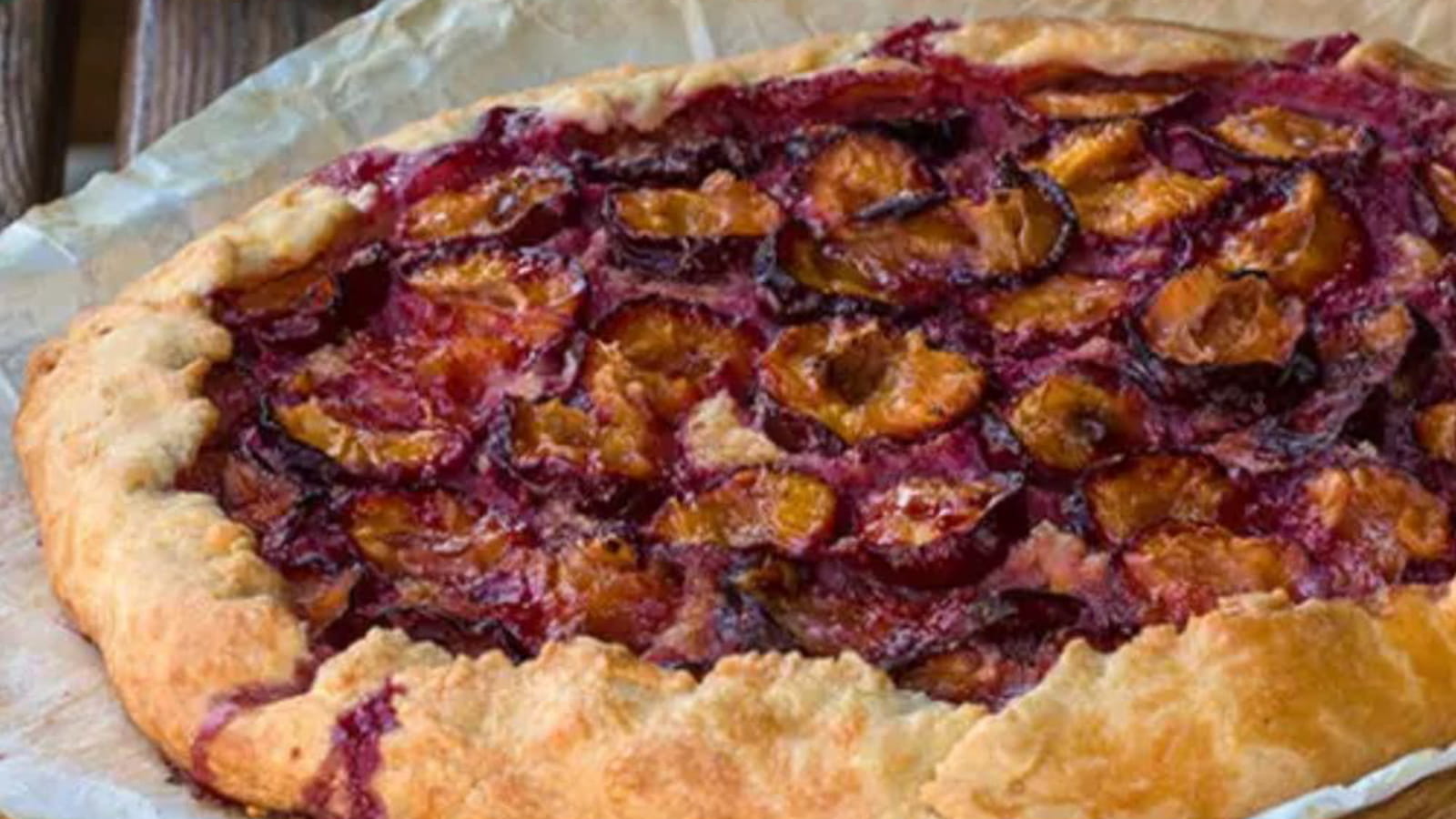 Tarte rustique aux quetsches, à la crème d’amande