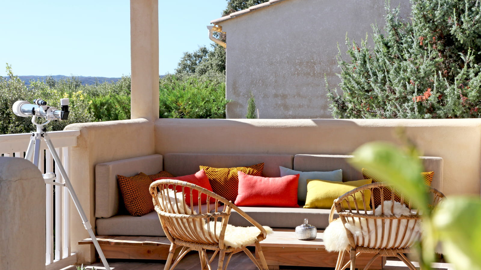 Balcon aux couleurs vives
