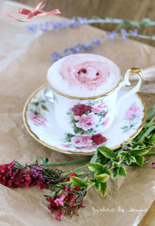 Mousse de lait d'avoine et coulis de framboises