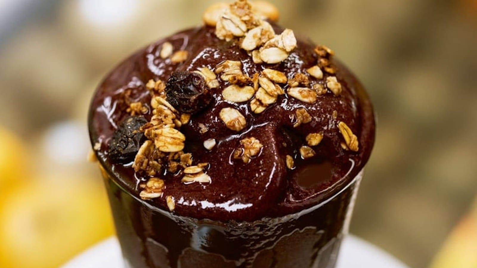 Smoothie d'açaí et granola