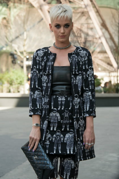 Katy Perry en ensemble imprim&eacute;