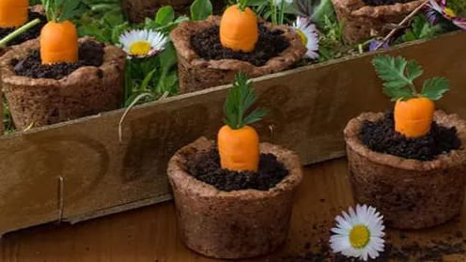Carrot cookies pot