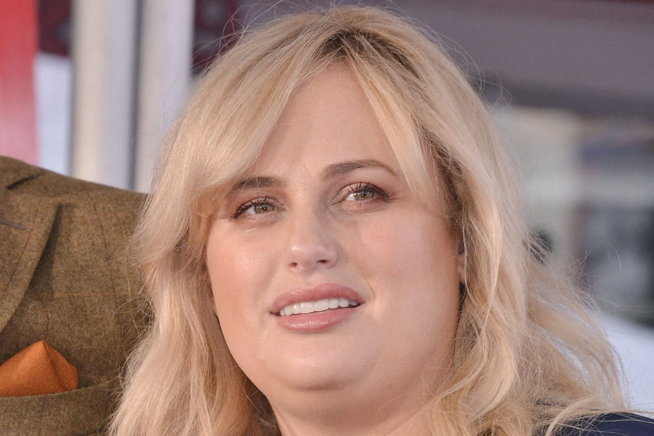 La frange rideau de Rebel Wilson