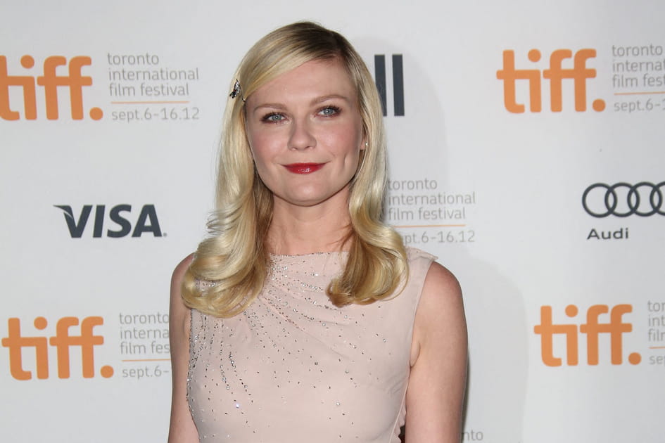 La coiffure sage 20's de Kirsten Dunst