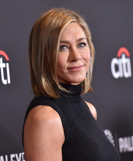 Jennifer-Aniston-carré-épaules-rachel-green