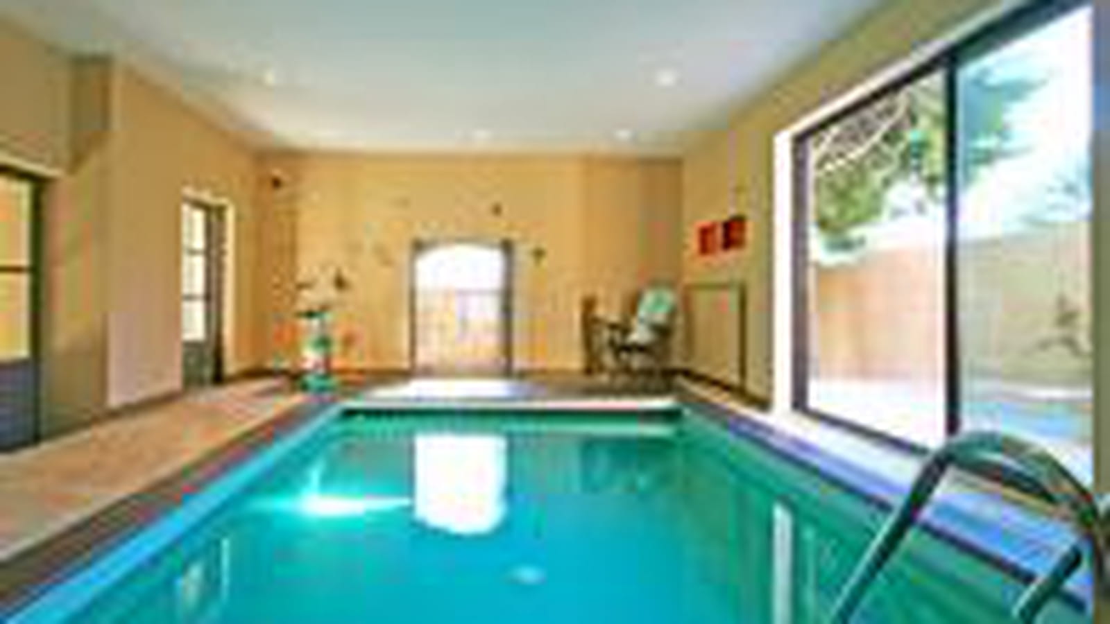 Piscine intérieure