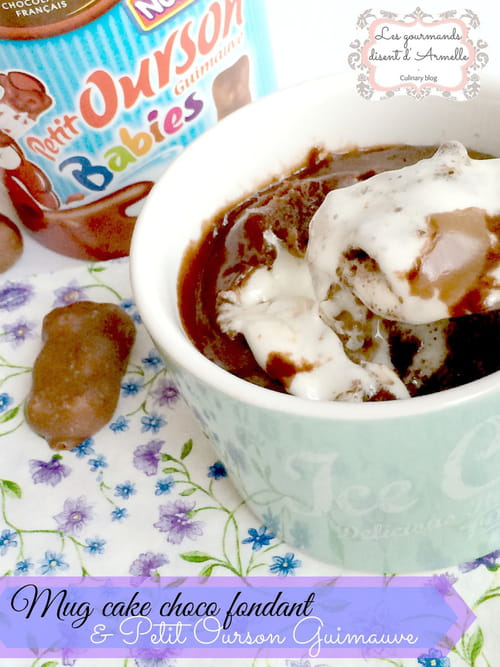 Mug cake choco fondant et petit ourson guimauve