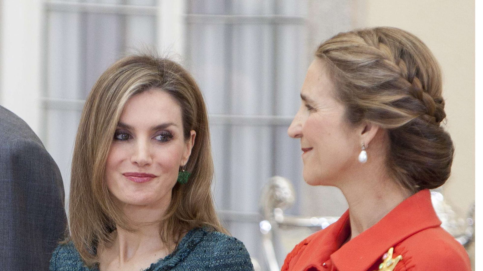 La reine d'Espagne et sa belle soeur Elena