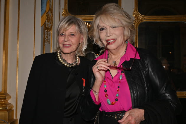 Chantal Ladesou prend la pose avec Amanda Lear