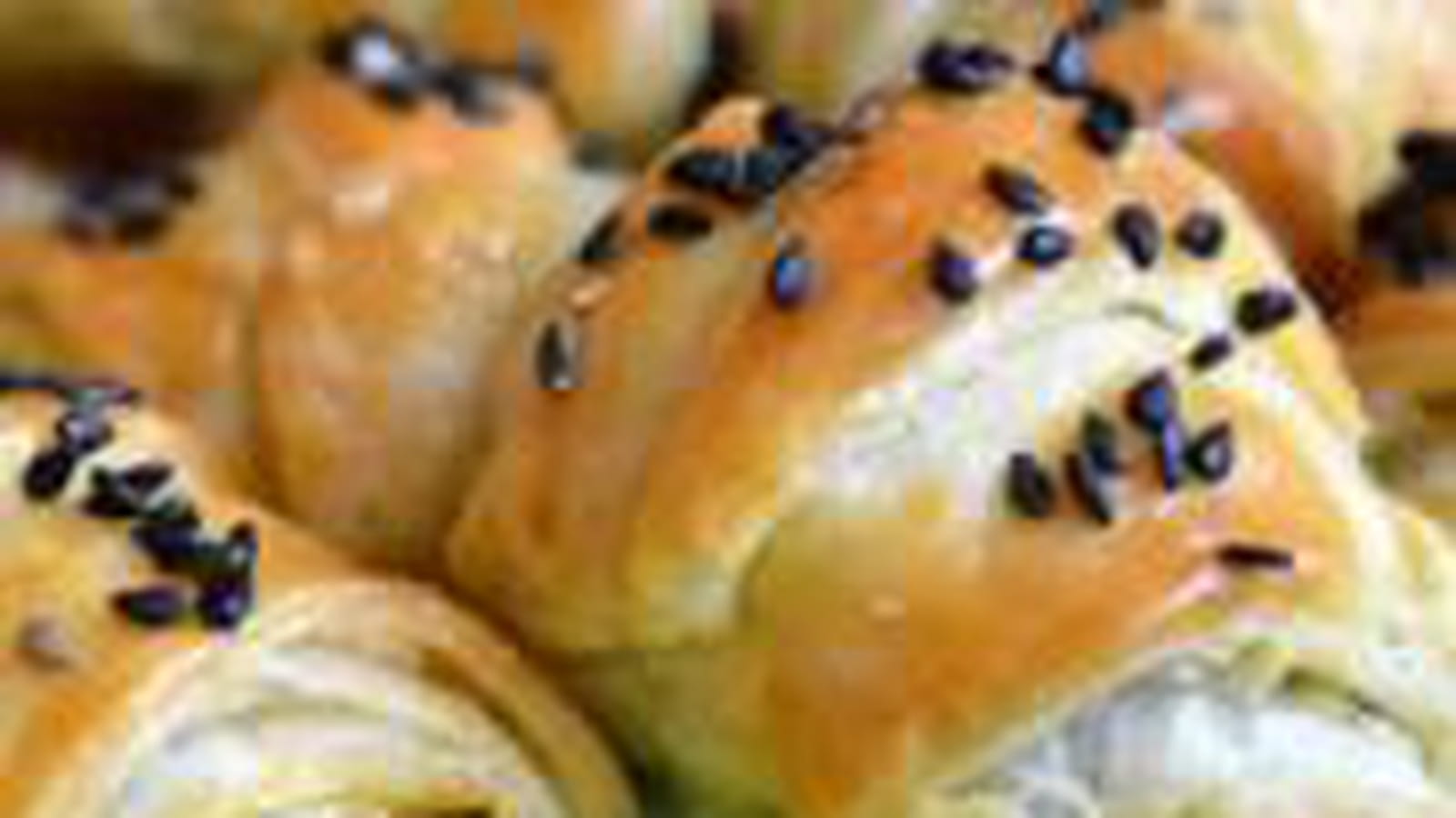 Croissants pesto tomates séchées sésame noir