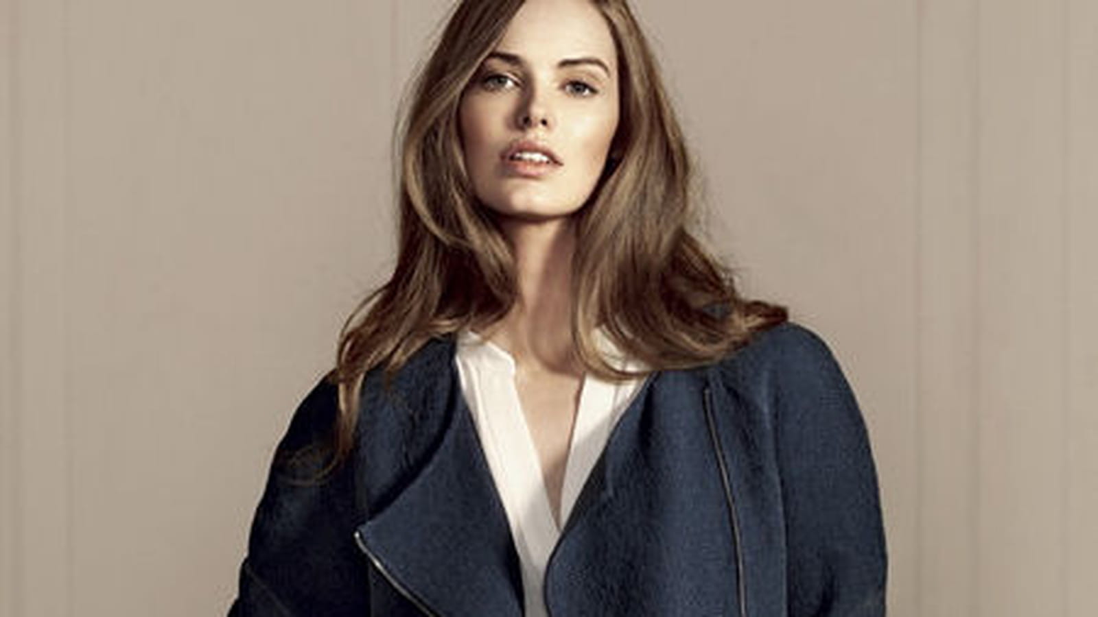 Violeta by Mango : la veste marine et le pantalon imprimé